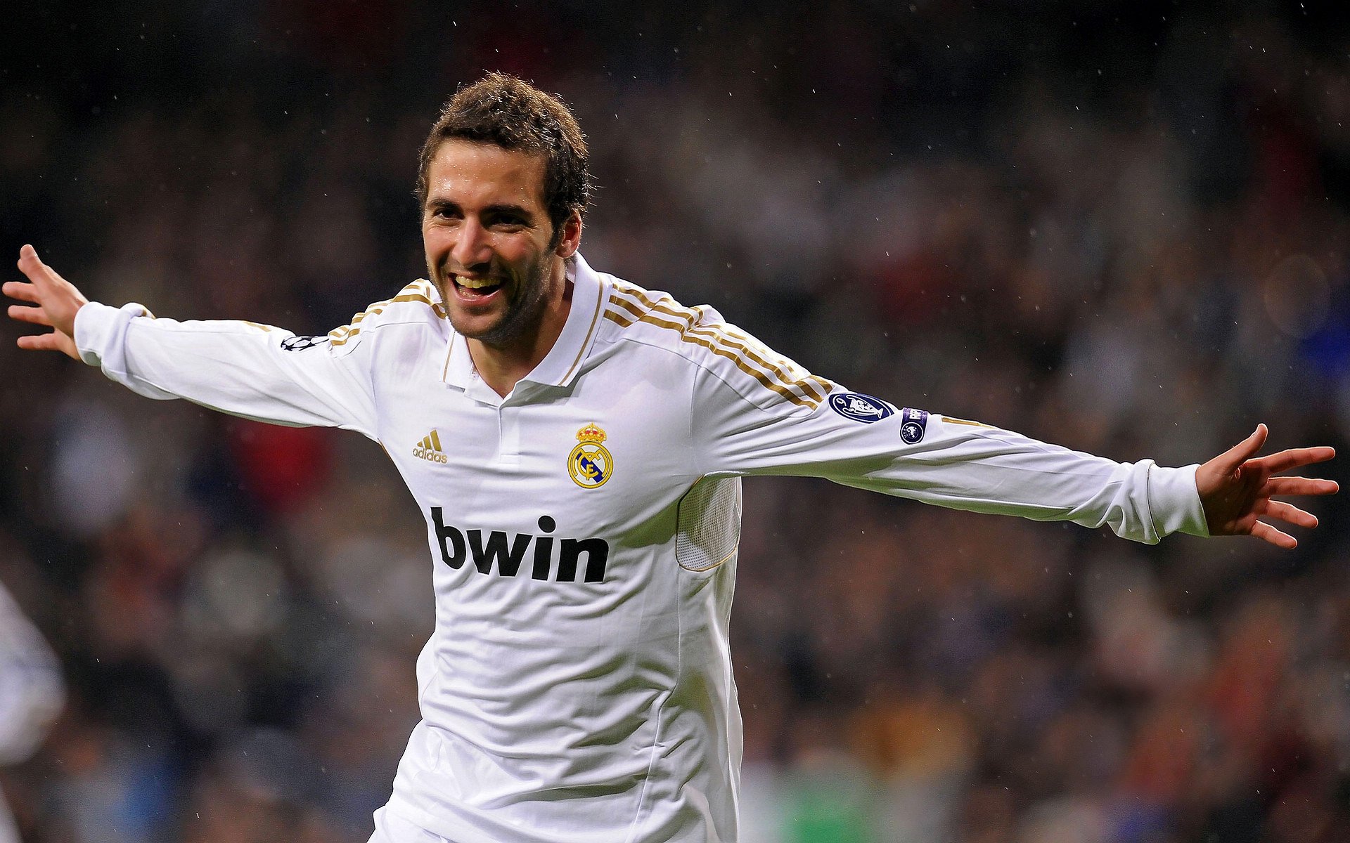 勒沃库森新援首次进球，勒沃库森最新转会