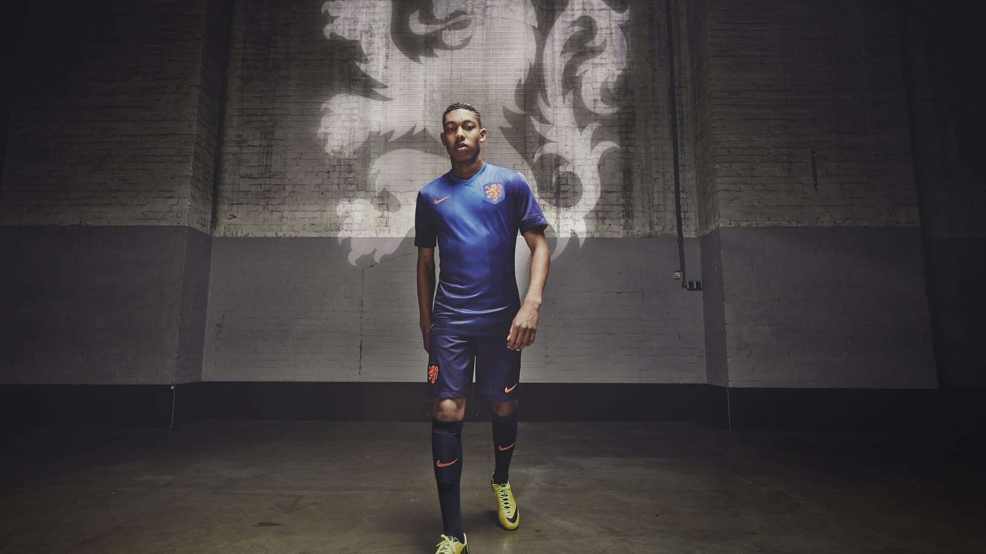 九游-球队是否应推出专属球迷文化IP计划，球迷组织